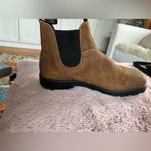 Blundstone boots men’s size 10